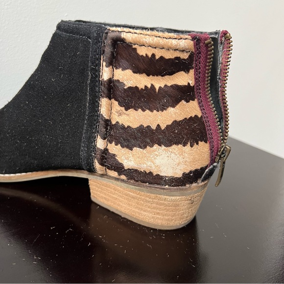 Dolce Vita ankle boots in black suede and animal print calf hair, zipper at back - Picture 5 of 6